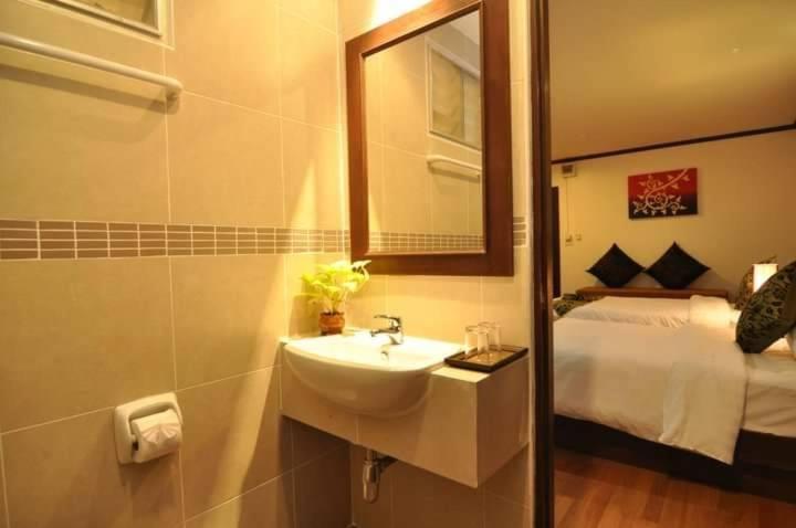 Patong Hemingway'S Hotel מראה חיצוני תמונה