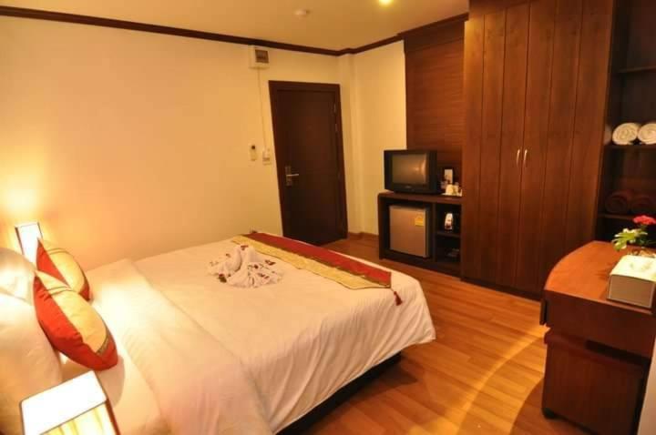 Patong Hemingway'S Hotel מראה חיצוני תמונה
